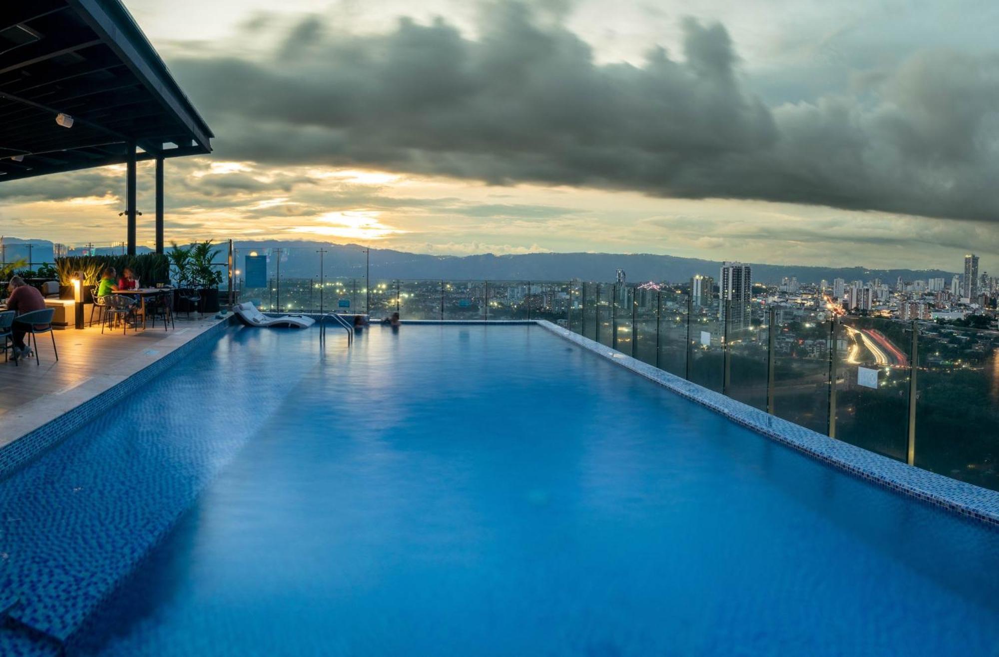 Holiday Inn Bucaramanga Cacique, An Ihg Hotel Exteriör bild